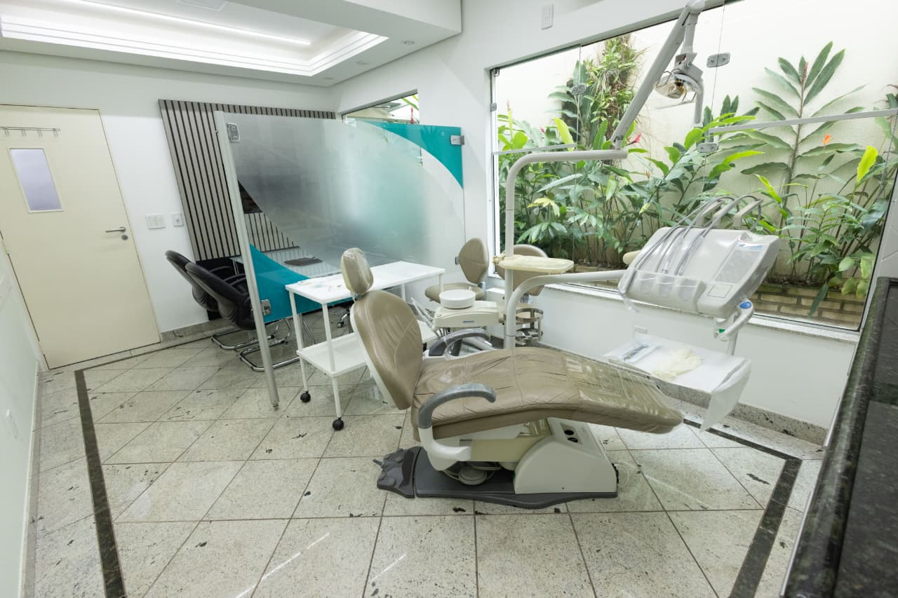 Consultório odontológico com jardim